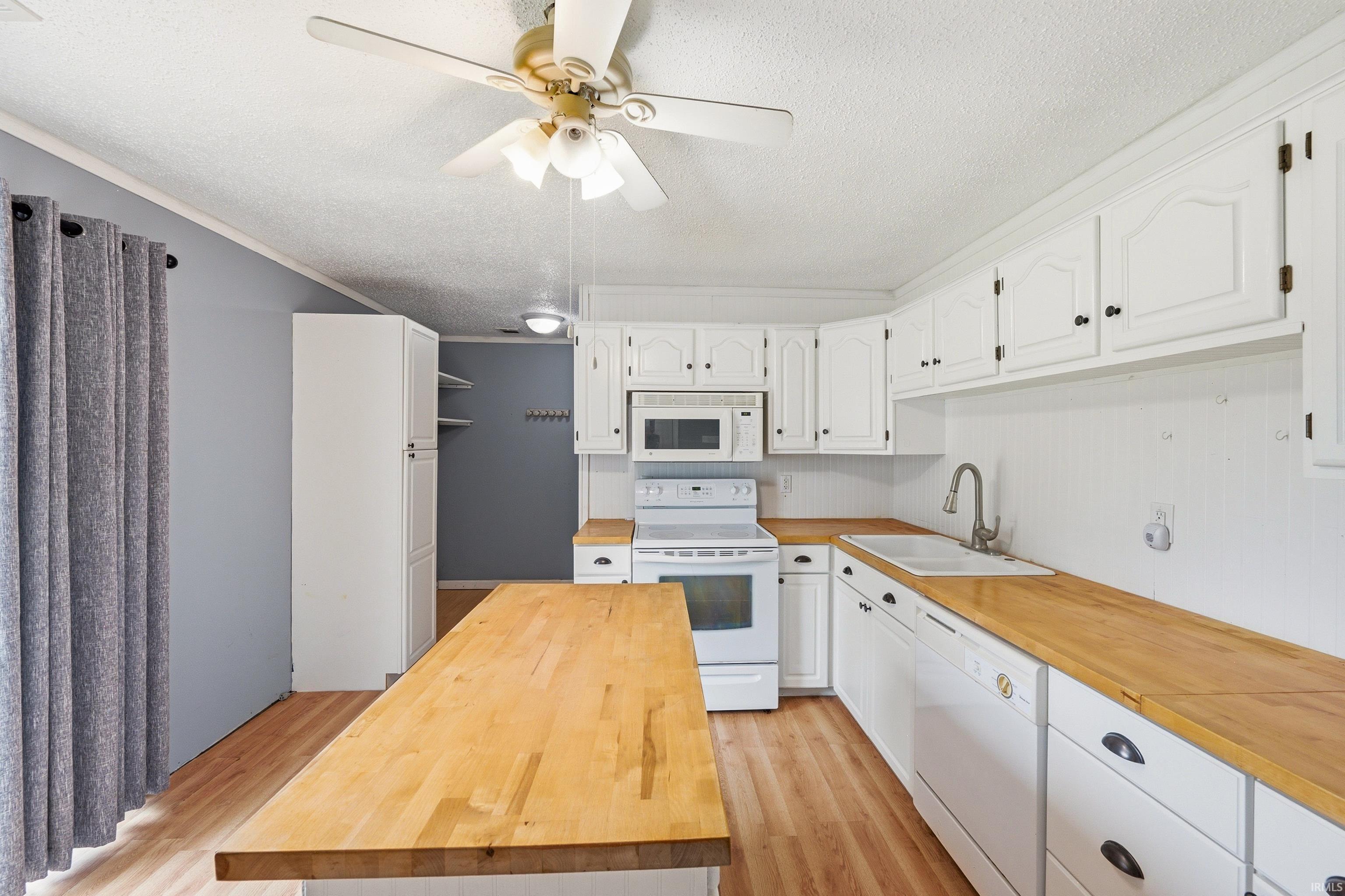514 Ellerdale Road Chesterfield, IN 46017 - Photo 11 of 35