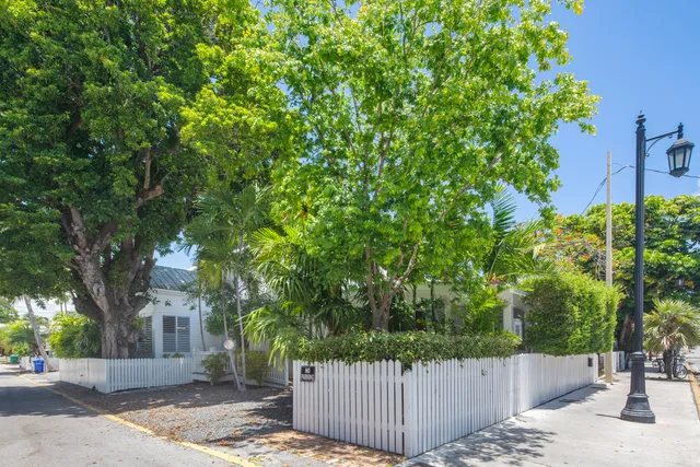 a view of a entrance gate of a house