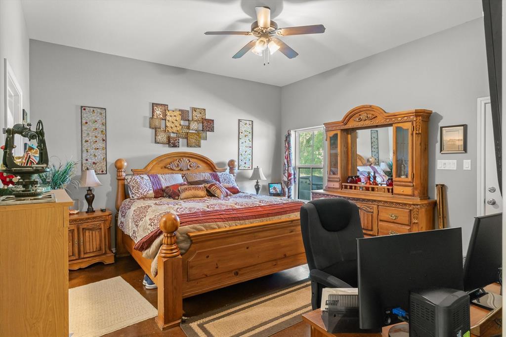 1109 VZ County Road Canton, TX 75103 - Photo 21 of 39 Master suite has an access to the patio