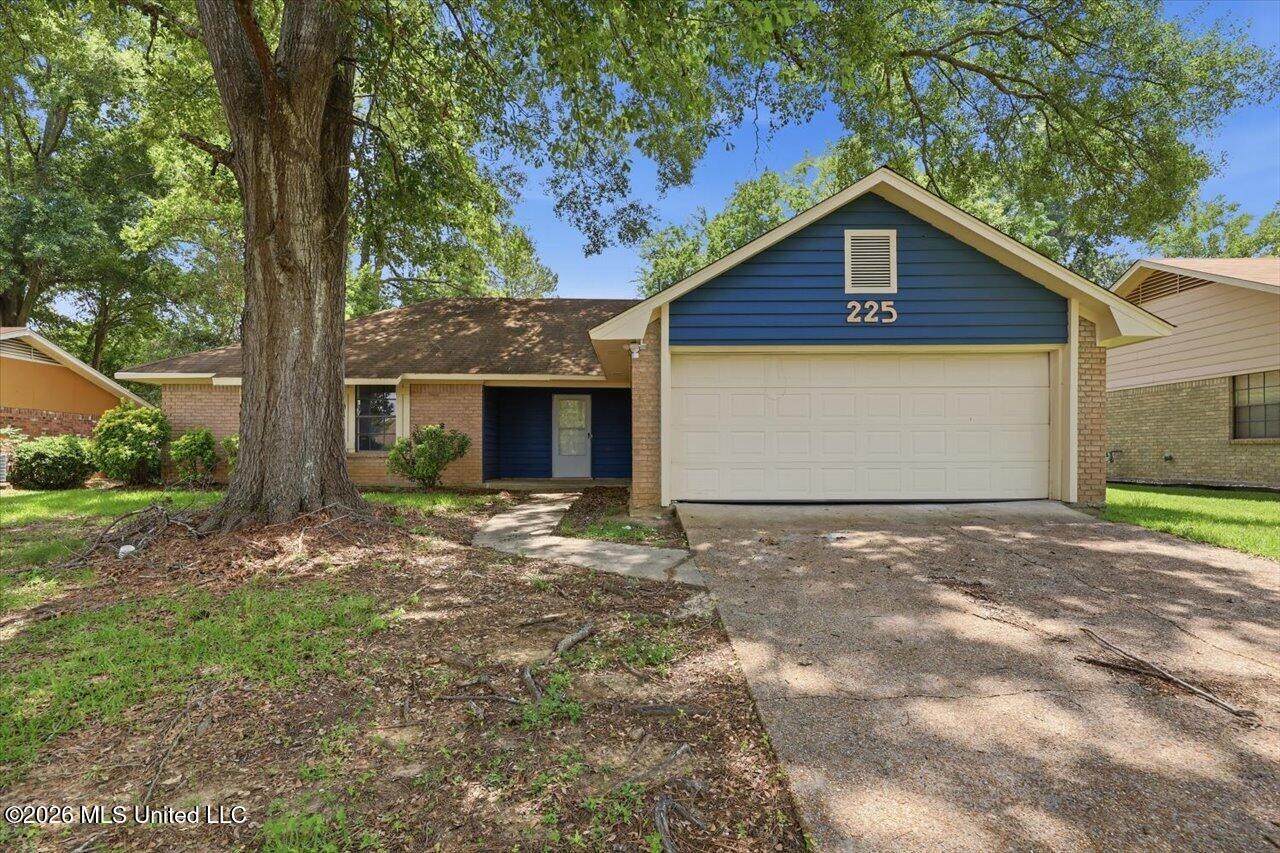225 Walnut Ridge Street Ridgeland, MS 39157 - Photo 1 of 27 01-225 Walnut Ridge St _ Hometoursms.com
