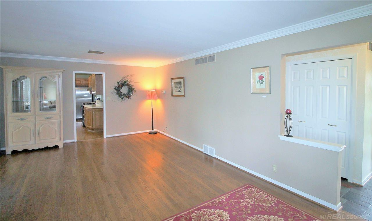 430 Barclay Road Grosse Pointe Farms, MI 48236 - Photo 8 of 40