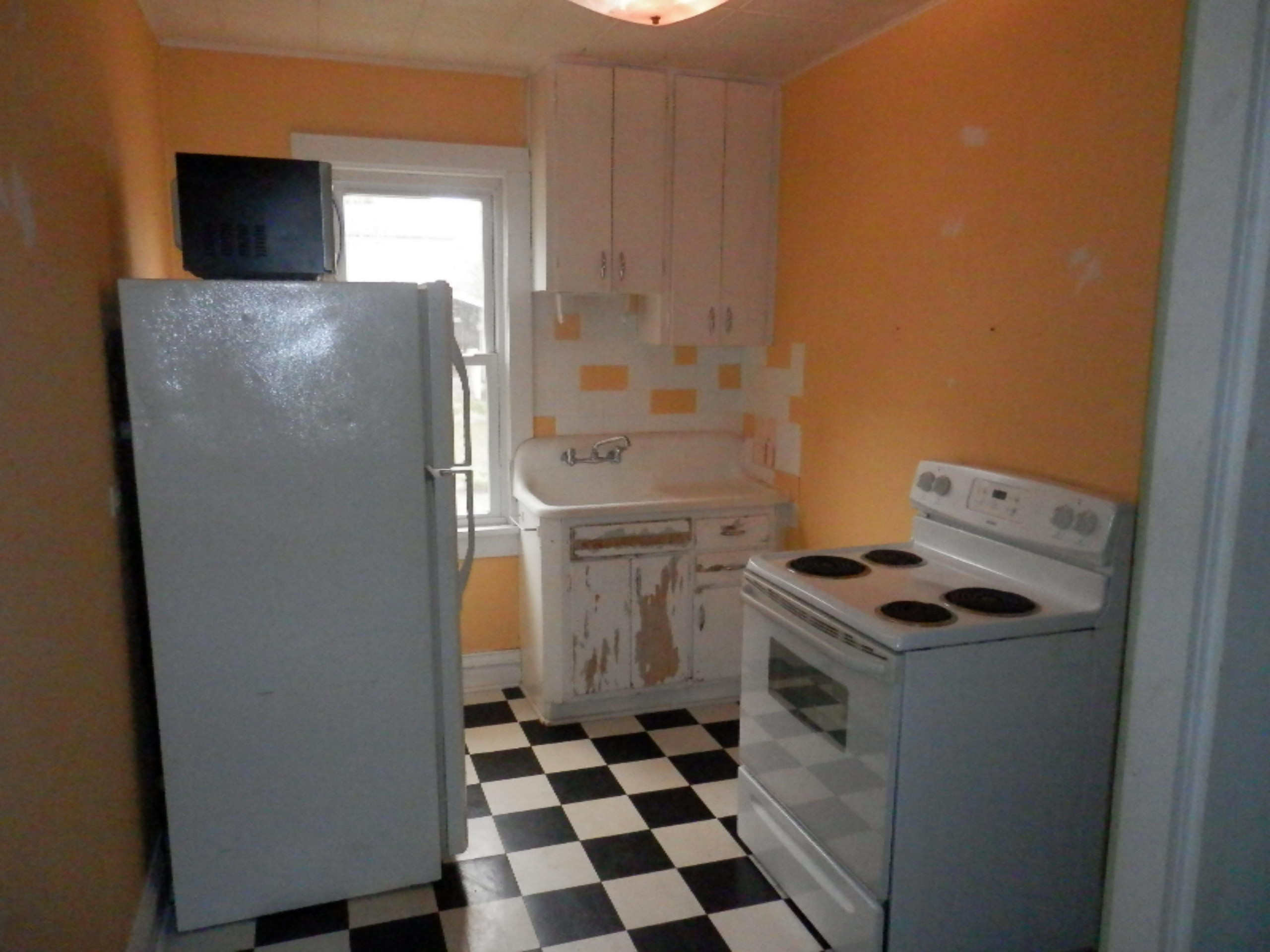 9827 Union Rd Union Union Pier, MI 49129 - Photo 5 of 15 front kitchen
