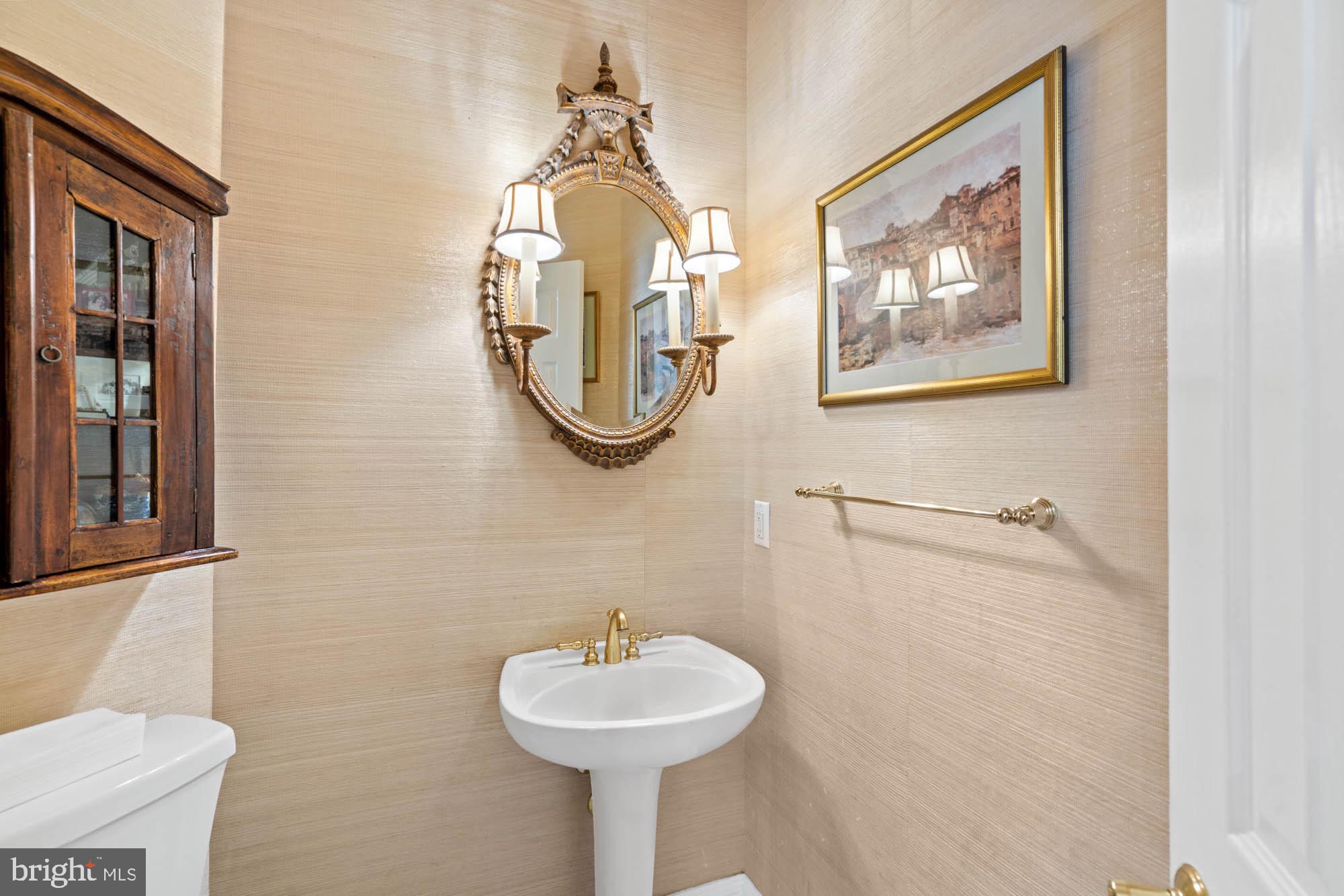 1249 Beverly Road McLean, VA 22101 - Photo 22 of 48 Main Level Powder Room