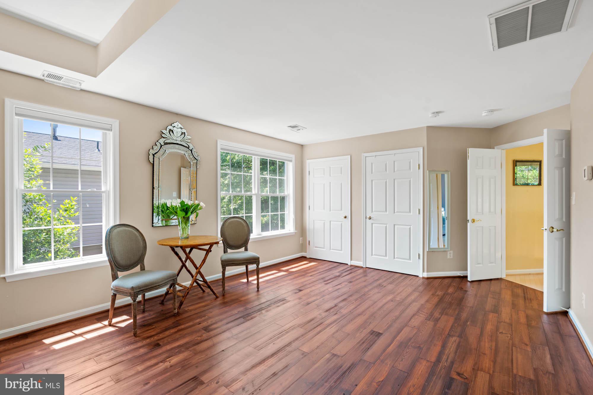 1249 Beverly Road McLean, VA 22101 - Photo 34 of 48 Large Primary Bedroom Sitting Area