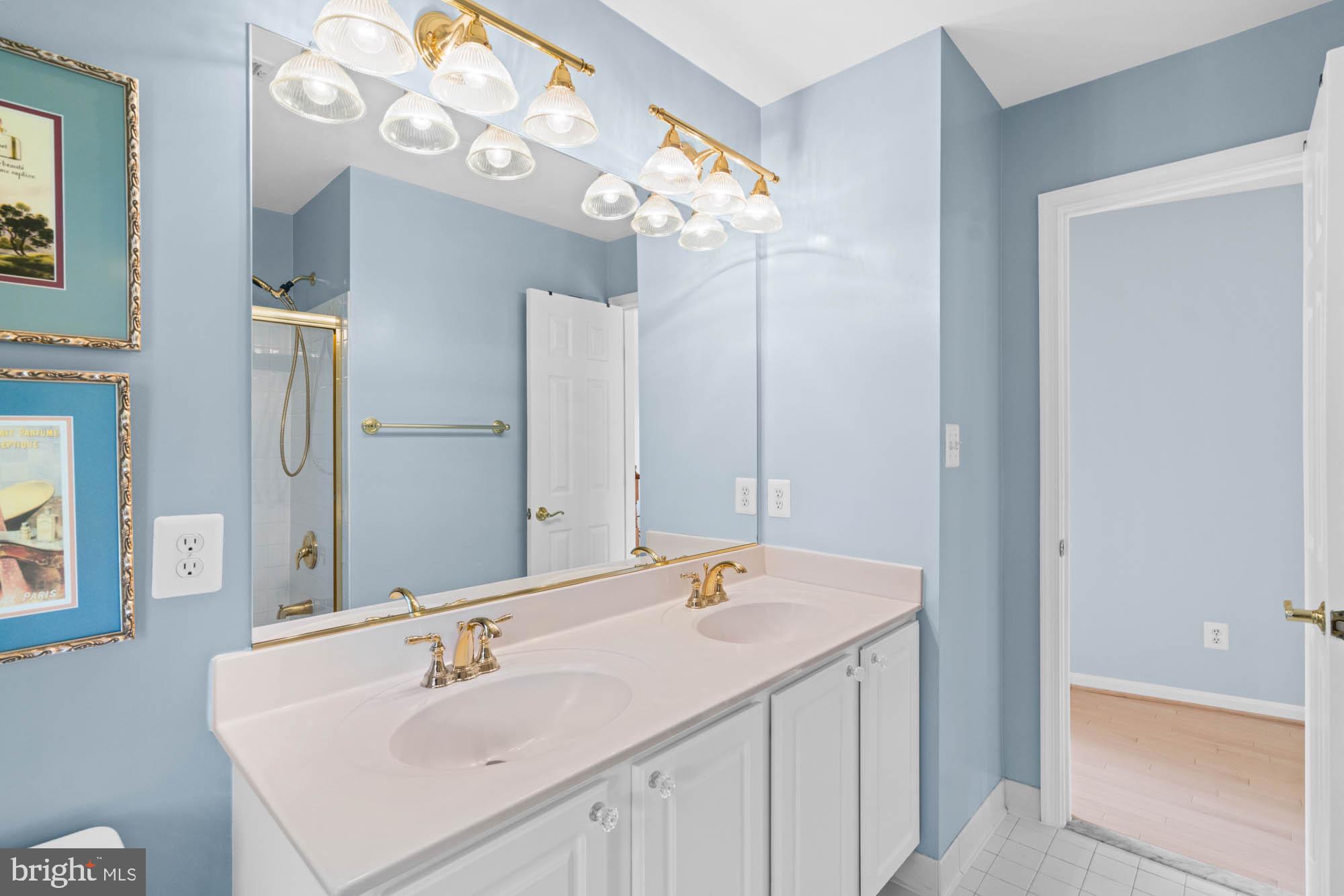 1249 Beverly Road McLean, VA 22101 - Photo 37 of 48 Second Level Full Bathroom