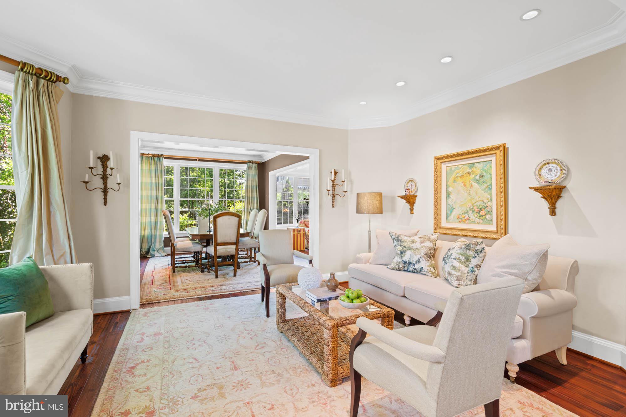 1249 Beverly Road McLean, VA 22101 - Photo 9 of 48 Living Room