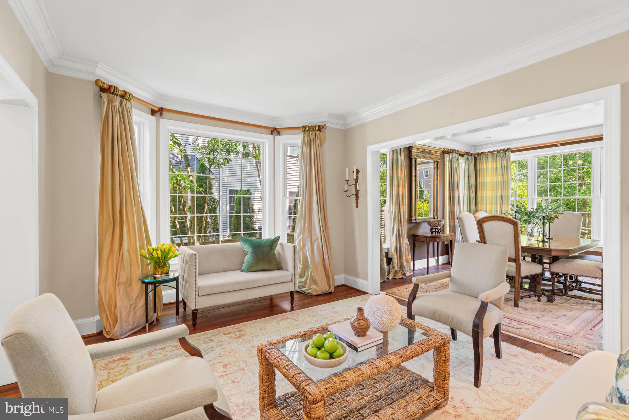 1249 Beverly Road McLean, VA 22101 - Photo 10 of 48 Living Room with Window Seating