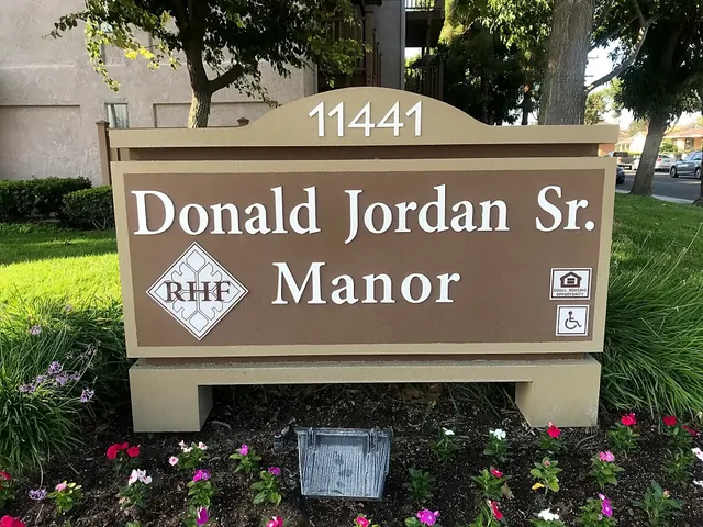 $1,228 | 11441 Acacia Parkway, Garden Grove, CA 92840