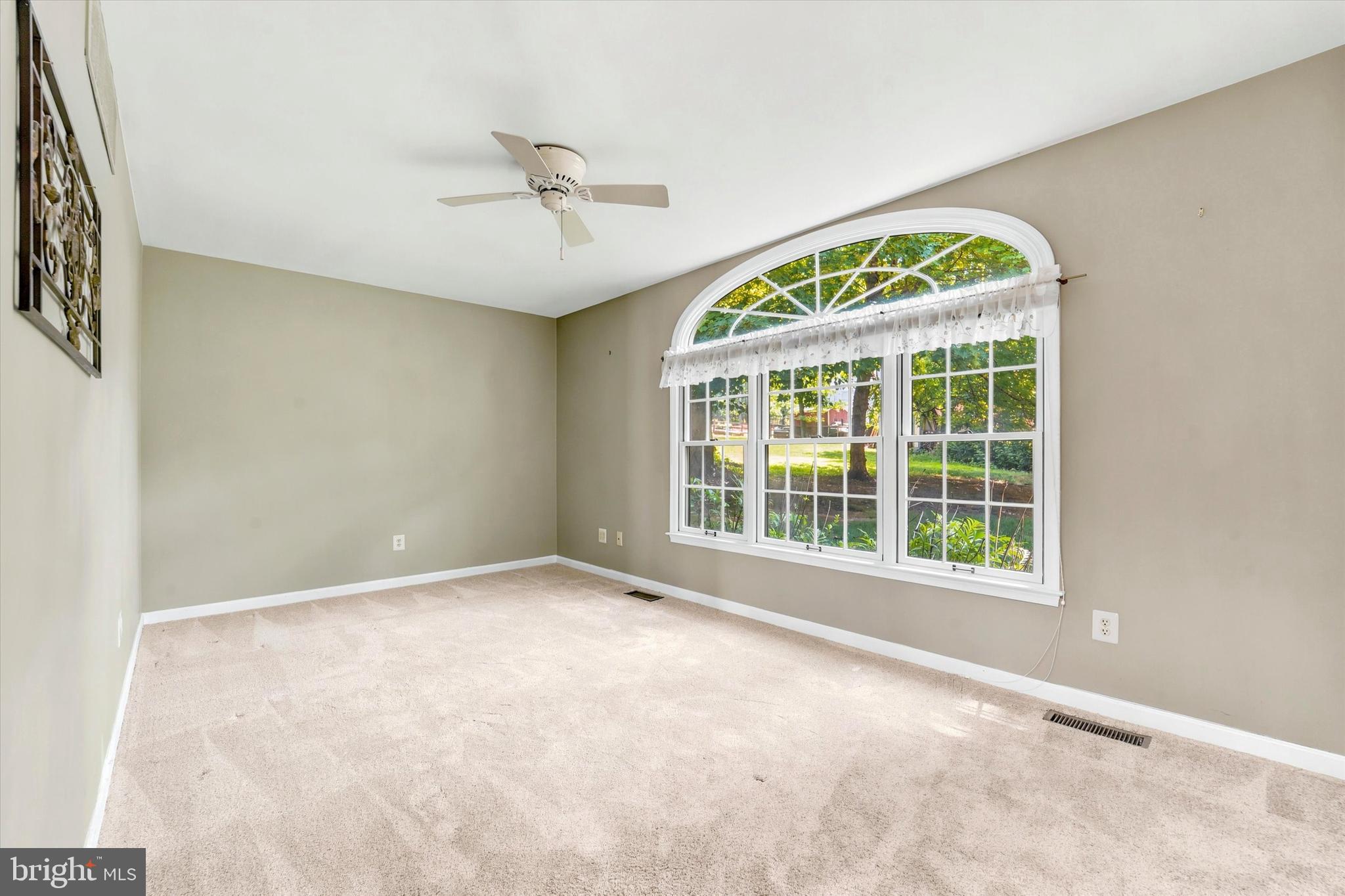 1980 Terwood Road Huntingdon Valley, PA 19006 - Photo 22 of 48 an empty room with windows