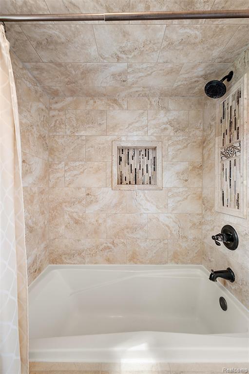 125 Cayuga Road Lake Orion, MI 48362 - Photo 33 of 53
