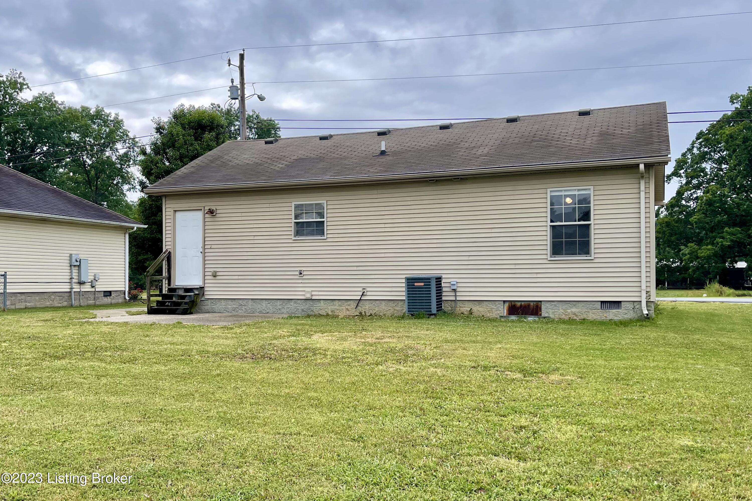 302 Hensley Road Shepherdsville, KY 40165 - Photo 11 of 12 614A8D53-17AD-4594-8CF6-D41405327580_1_2