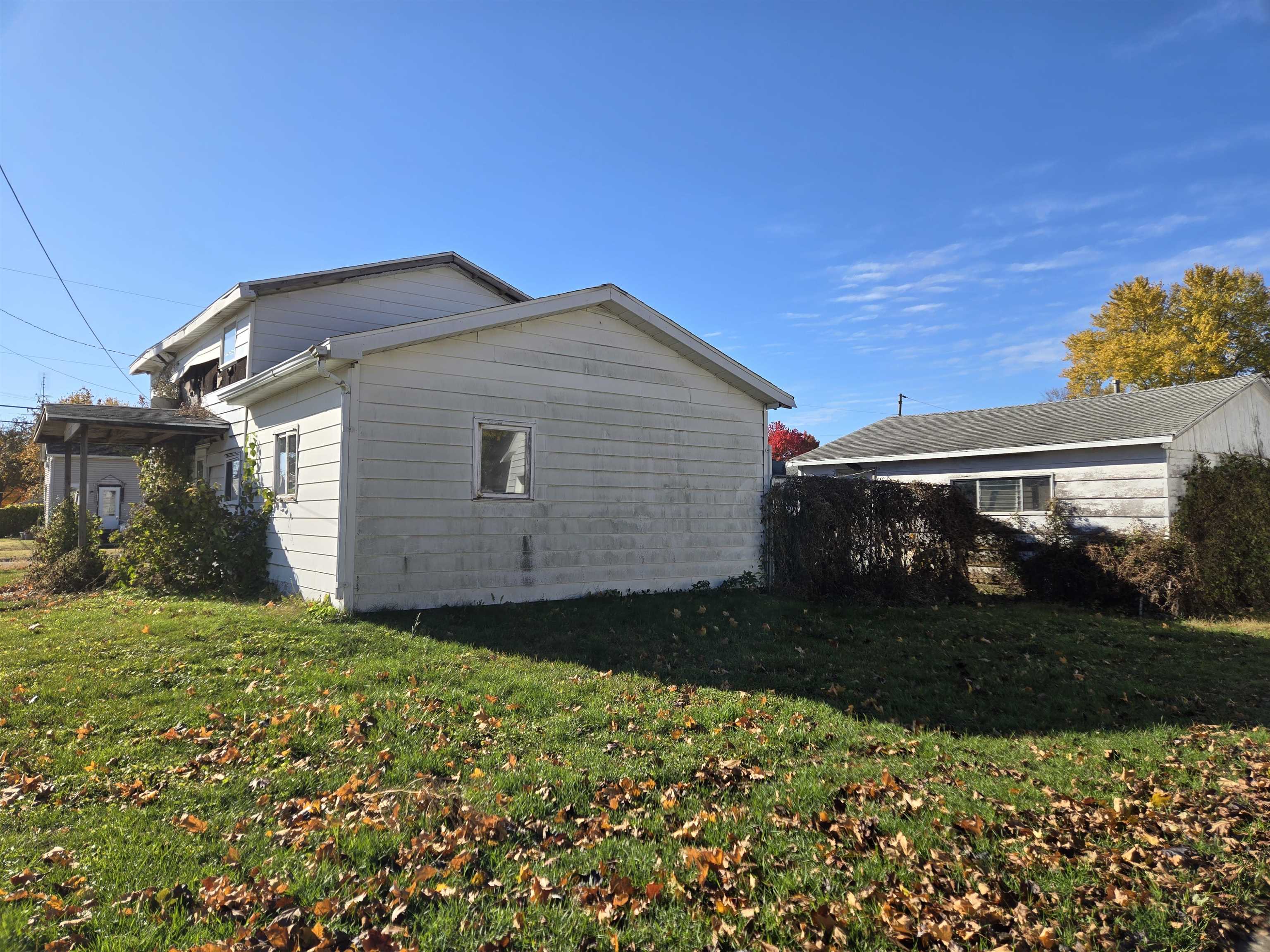 412 East Colden Street Polo, IL 61064 - Photo 5 of 11 a front view of a house with a yard