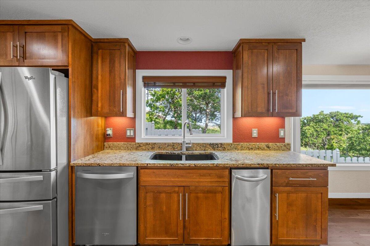 4400 Hillcrest Road Medford, OR 97504 - Photo 16 of 49 1