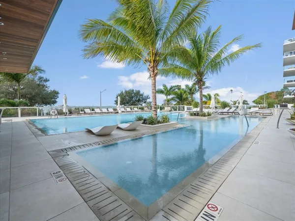 $1,475,000 | 1020 Sunset Point Road, Unit 511, Clearwater, FL 33755