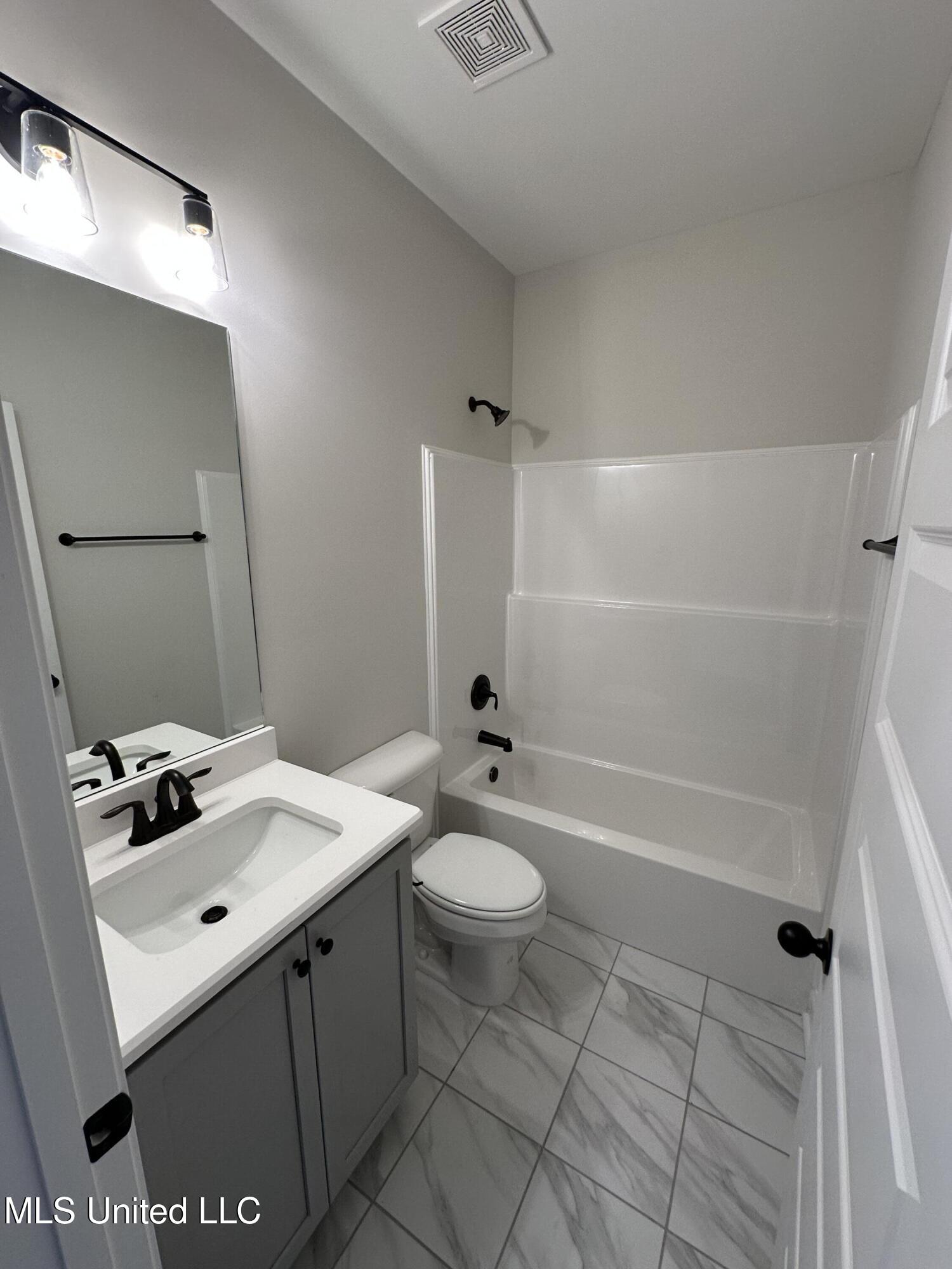 687 Lucas Lane Hernando, MS 38632 - Photo 9 of 27 IMG_6268