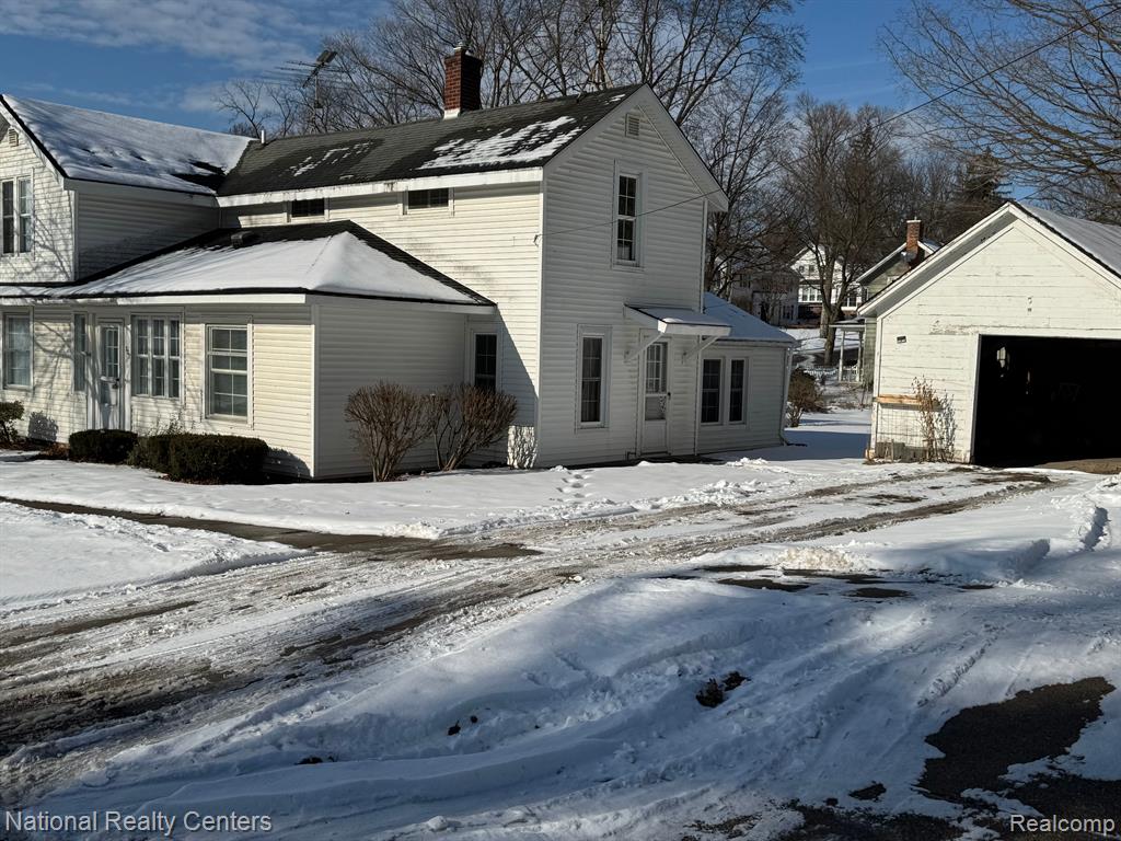 209 Detroit Street Milford, MI 48381 - Photo 2 of 15