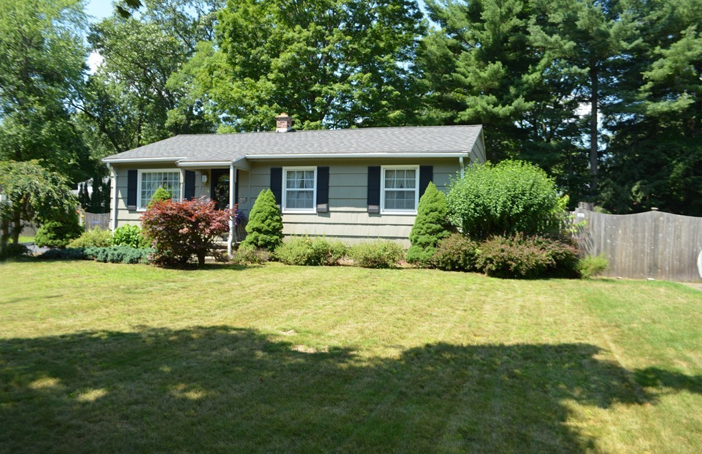24 Cindy Circle Springfield, MA 01129 - Photo 1 of 20