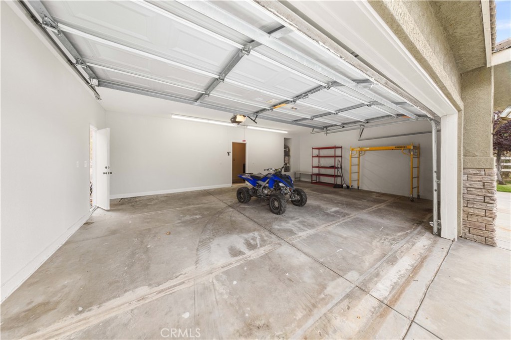 34314 Desert Road Acton, CA 93510 - Photo 33 of 46 a view of a room with gym equipment