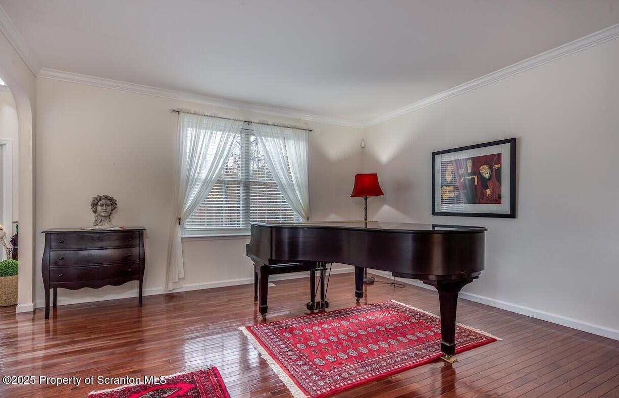 1300 Sandspring Road Wilkes Barre, PA 18702 - Photo 11 of 26 a view of a livingroom with furniture