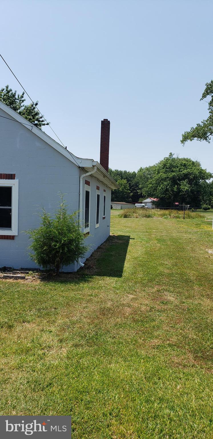 5344 Bucktown Road Cambridge, MD 21613 - Photo 2 of 15 Side yard