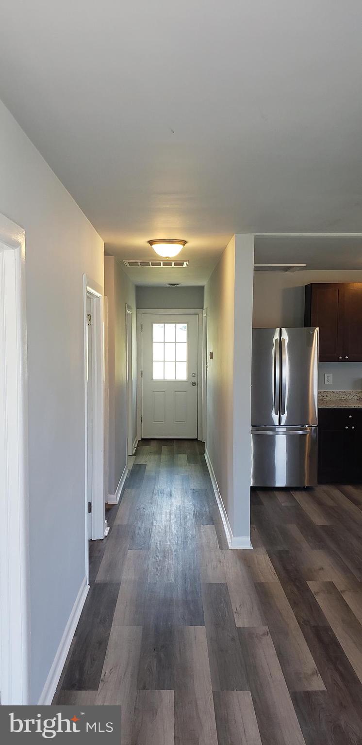 5344 Bucktown Road Cambridge, MD 21613 - Photo 3 of 15 Central hallway from entrance