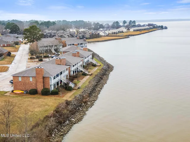 $219,000 | 74 Lake Barnett Drive, Brandon, MS 39047