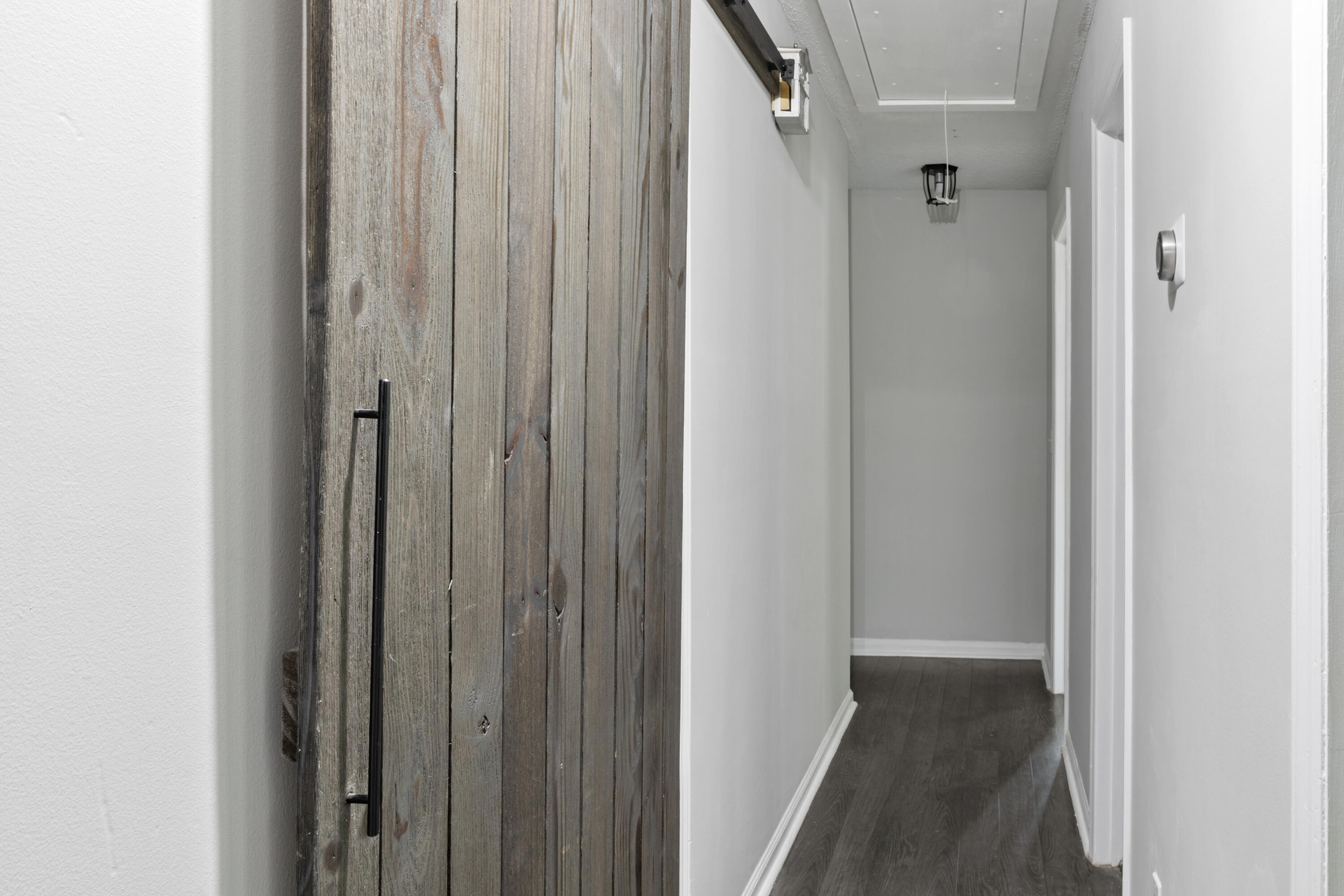 618 Periwinkle Court Sumter, SC 29150 - Photo 18 of 40 HALLWAY TO BEDROOMS