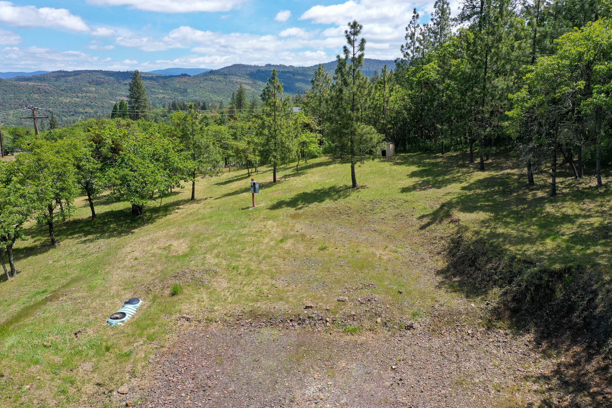1729 Wren Ridge Drive Eagle Point, OR 97524 - Photo 9 of 21 DJI_0918