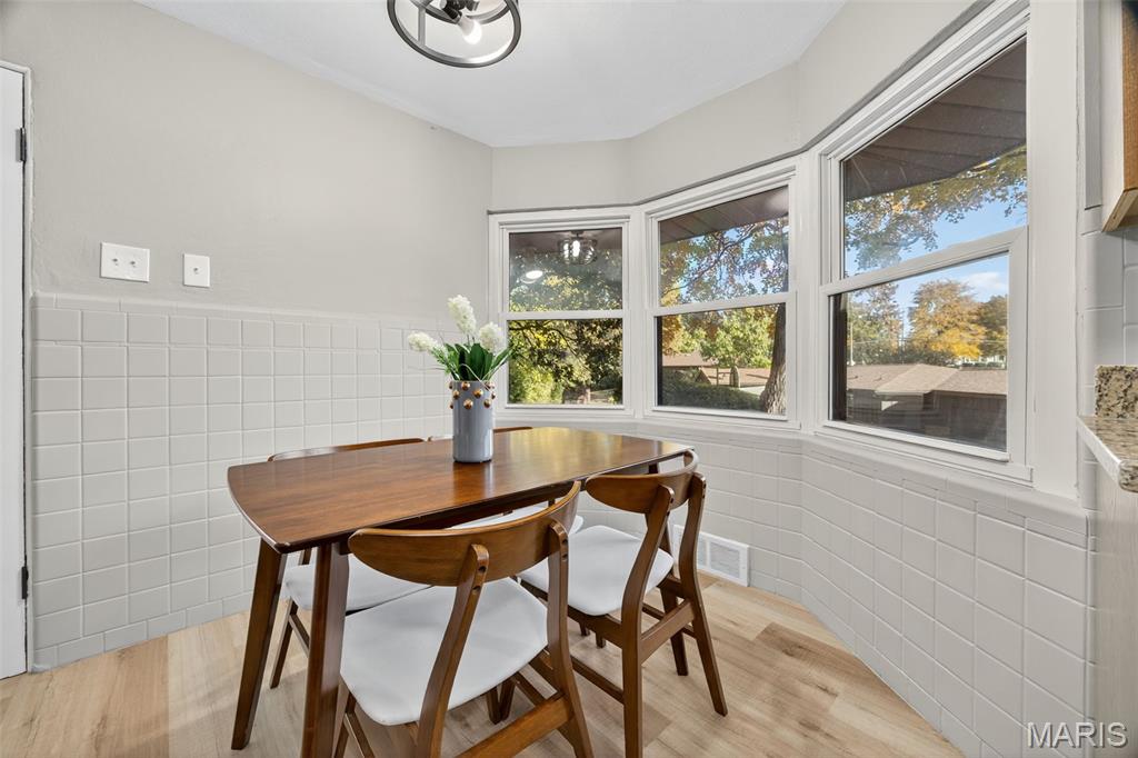 643 Hunters Ridge Drive St. Louis, MO 63135 - Photo 13 of 39