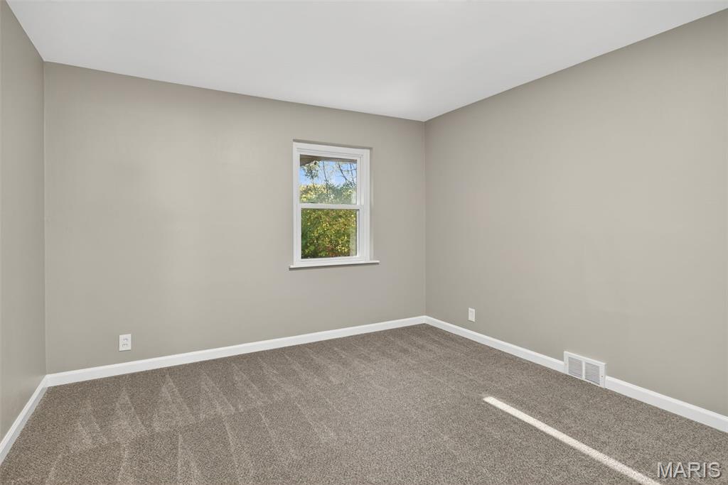 643 Hunters Ridge Drive St. Louis, MO 63135 - Photo 24 of 39