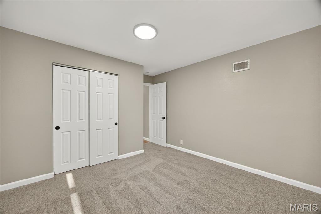 643 Hunters Ridge Drive St. Louis, MO 63135 - Photo 25 of 39