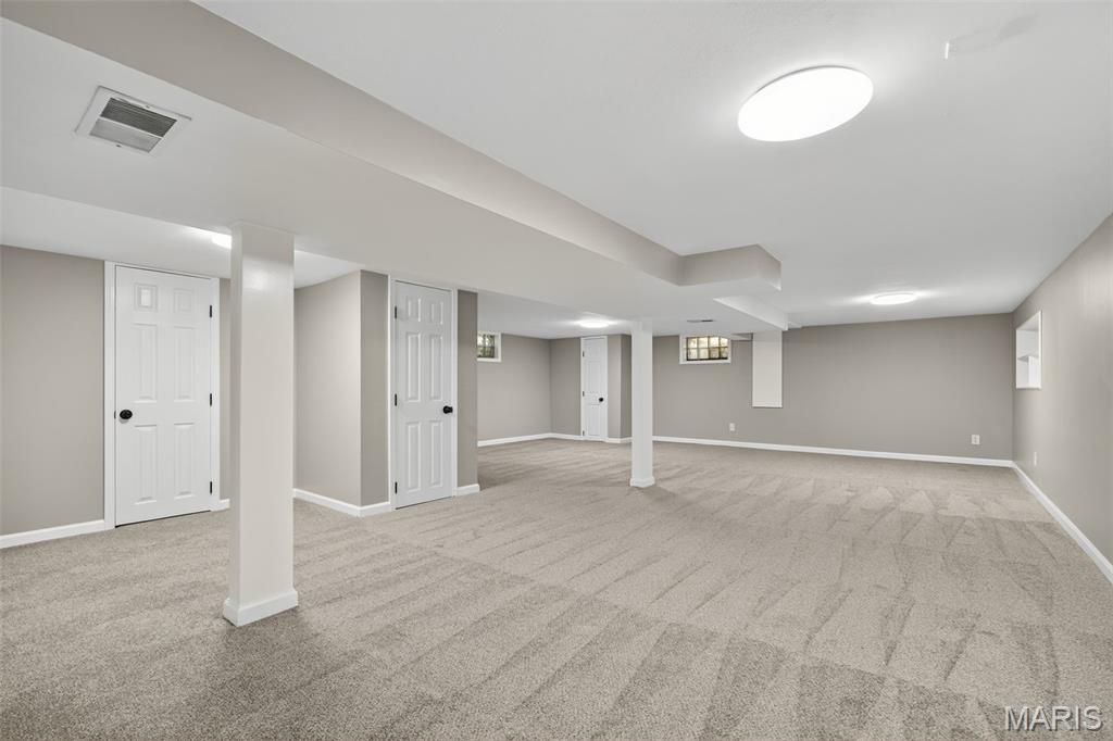 643 Hunters Ridge Drive St. Louis, MO 63135 - Photo 27 of 39