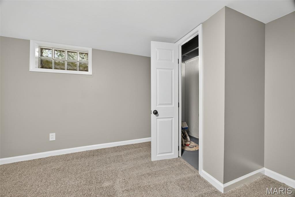 643 Hunters Ridge Drive St. Louis, MO 63135 - Photo 32 of 39