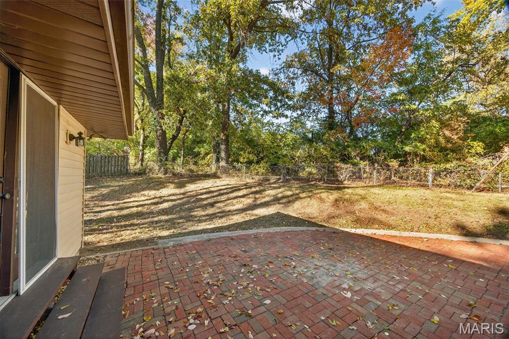 643 Hunters Ridge Drive St. Louis, MO 63135 - Photo 33 of 39