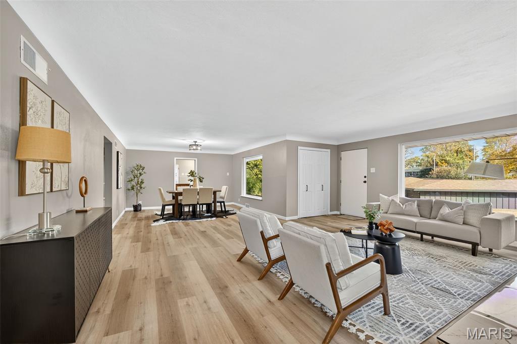 643 Hunters Ridge Drive St. Louis, MO 63135 - Photo 7 of 39