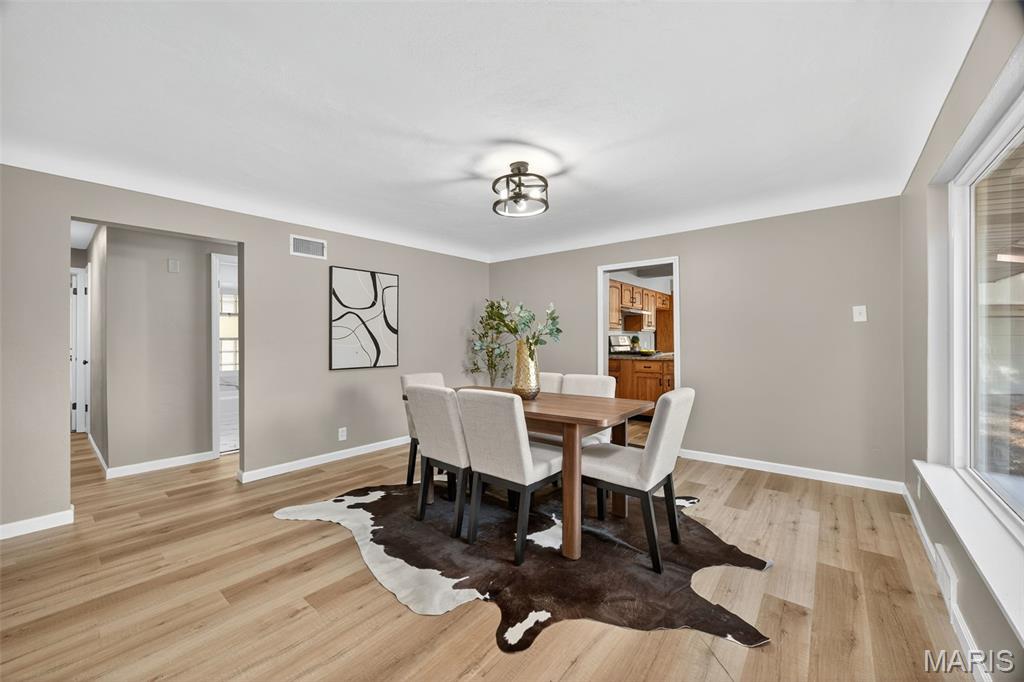 643 Hunters Ridge Drive St. Louis, MO 63135 - Photo 8 of 39