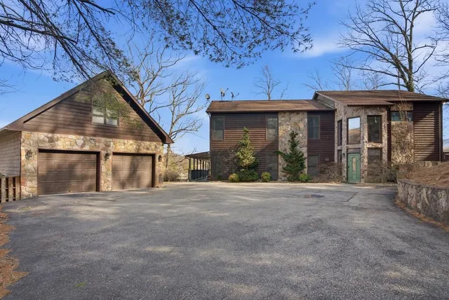 $350,000 | 3537 Ferncliff Road, Pulaski, VA 24301