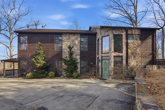 $350,000 | 3537 Ferncliff Road, Pulaski, VA 24301