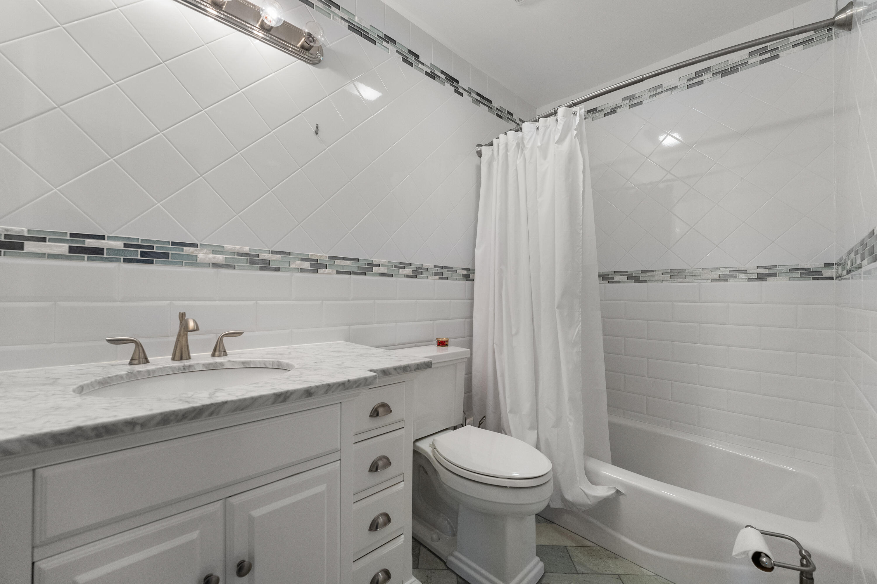 17082 Boca Club Boulevard, Unit 3 Boca Raton, FL 33487 - Photo 24 of 43 Upstairs 2nd Bathroom