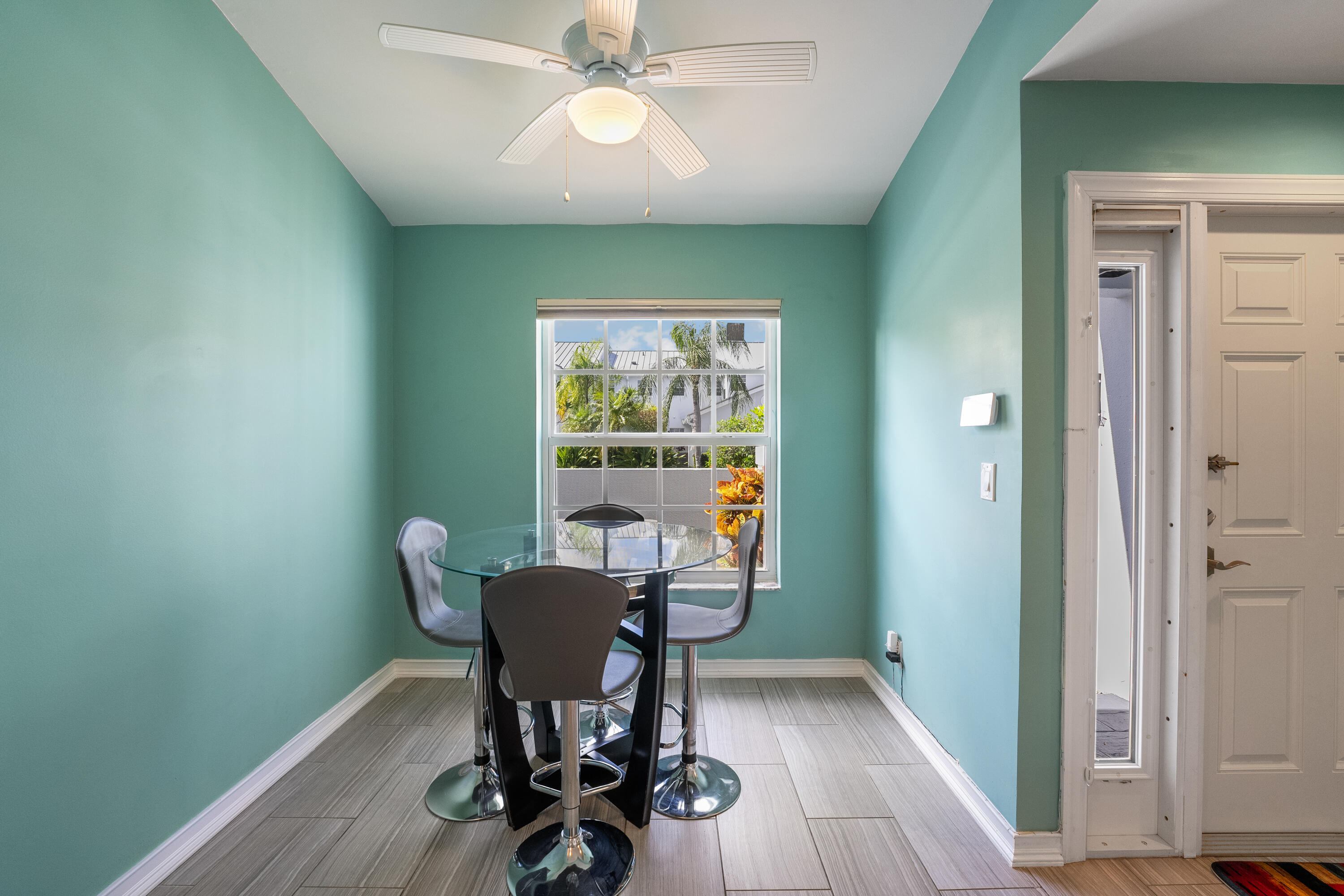 17082 Boca Club Boulevard, Unit 3 Boca Raton, FL 33487 - Photo 6 of 43 Breakfast Nook