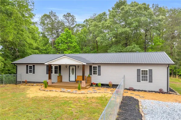 $269,000 | 115 McNair Drive, Westminster, SC 29693
