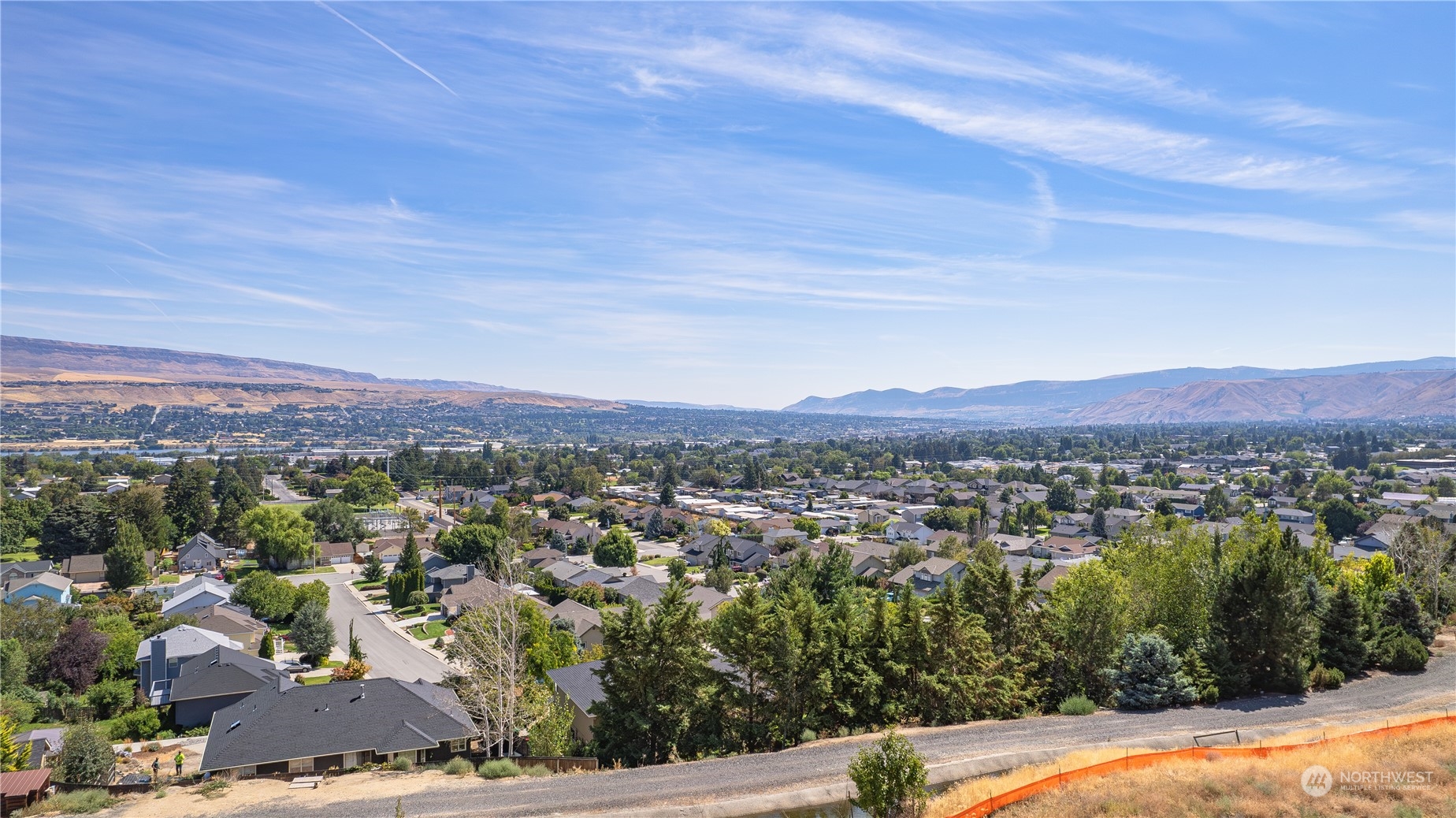 1849 Broadway Place Wenatchee, WA 98801 - Photo 3 of 9