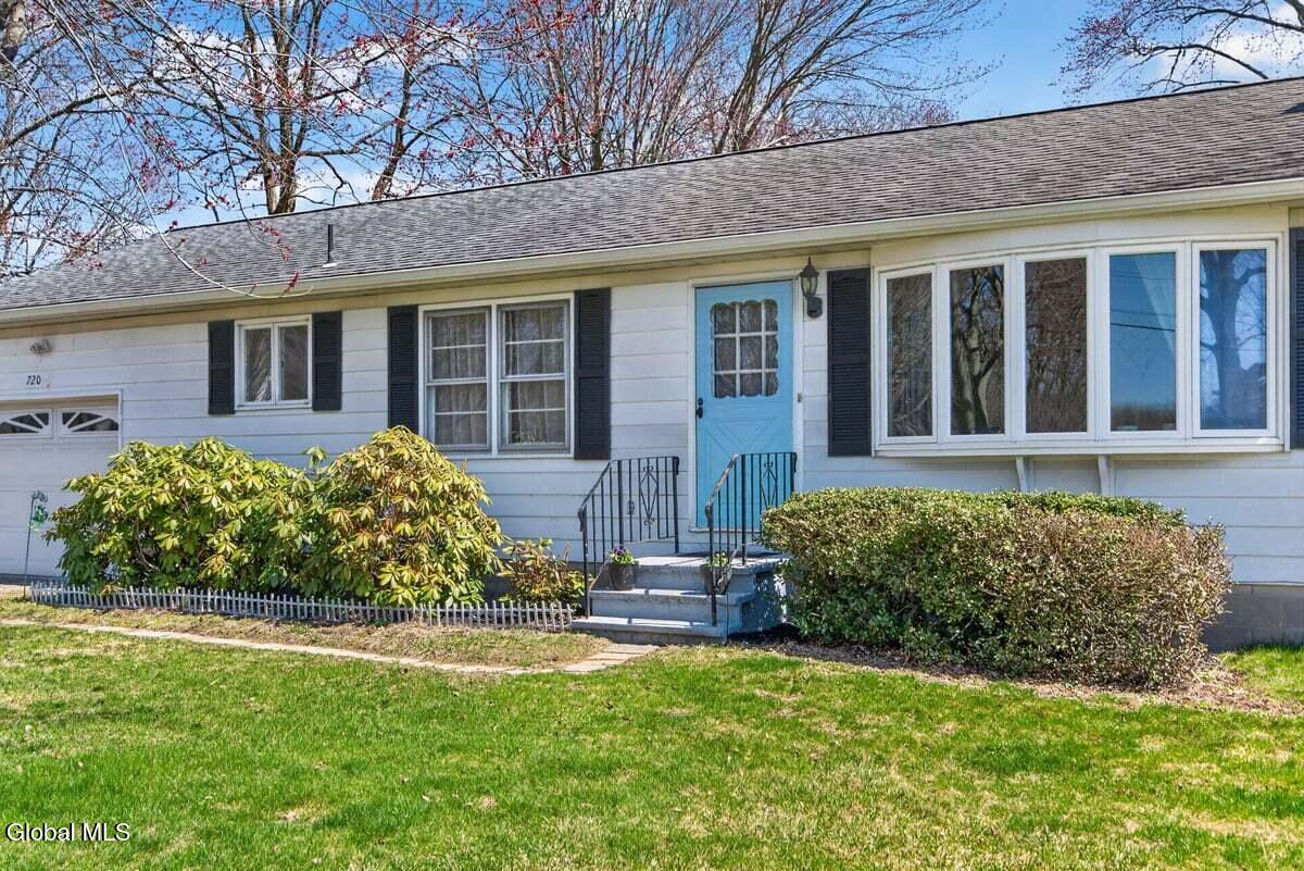 720 Mac Elroy Road Clifton Park, NY 12019 - Photo 3 of 38 720 MAC ELROY-4