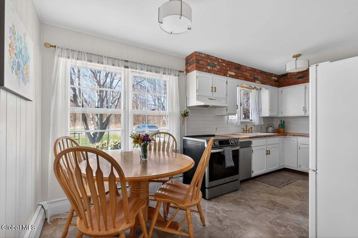 720 Mac Elroy Road Clifton Park, NY 12019 - Photo 8 of 38 720 MAC ELROY-18