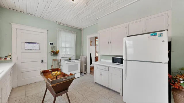 $239,900 | 916 South Garden Street, Lake City, MN 55041