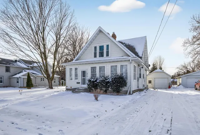 $239,900 | 916 South Garden Street, Lake City, MN 55041