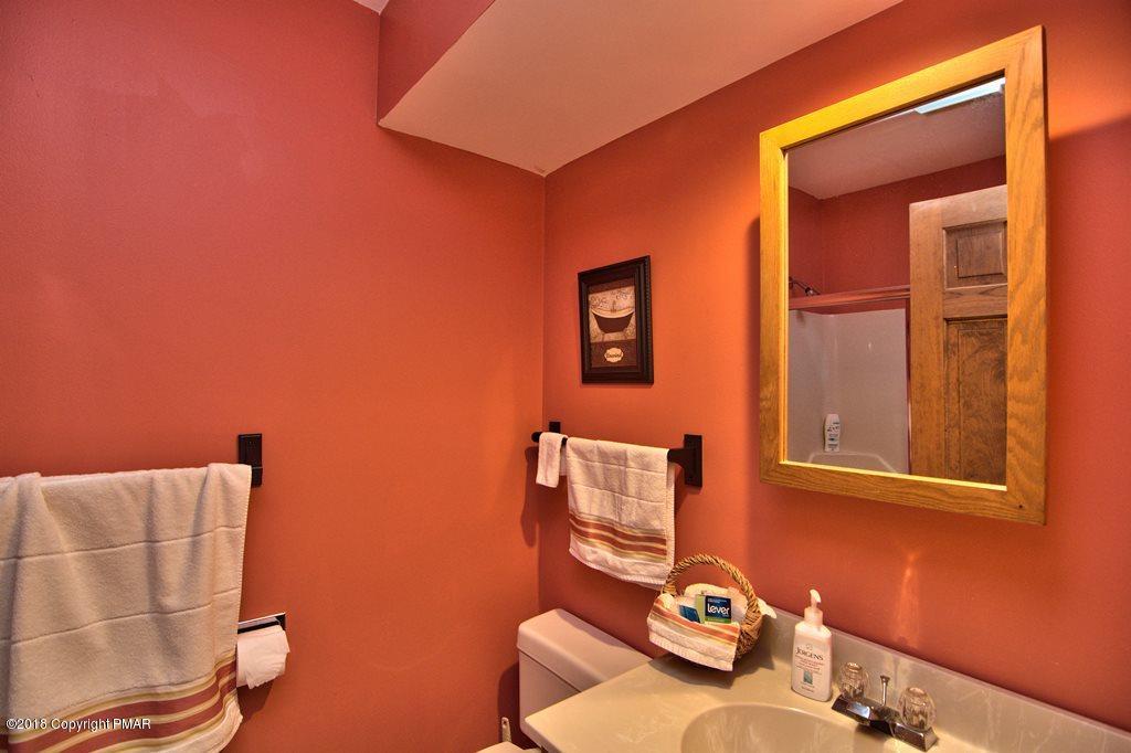 166 Oakenshield Drive Bushkill, PA 18371 - Photo 38 of 48 Bedroom 2 Bath View 1