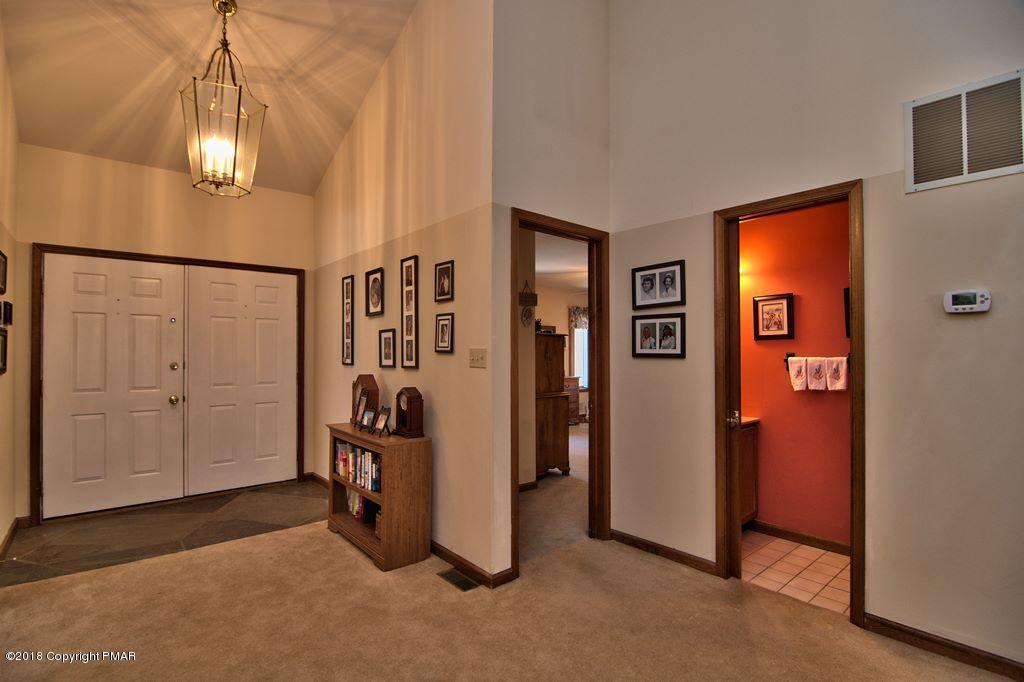166 Oakenshield Drive Bushkill, PA 18371 - Photo 5 of 48 Foyer View 01