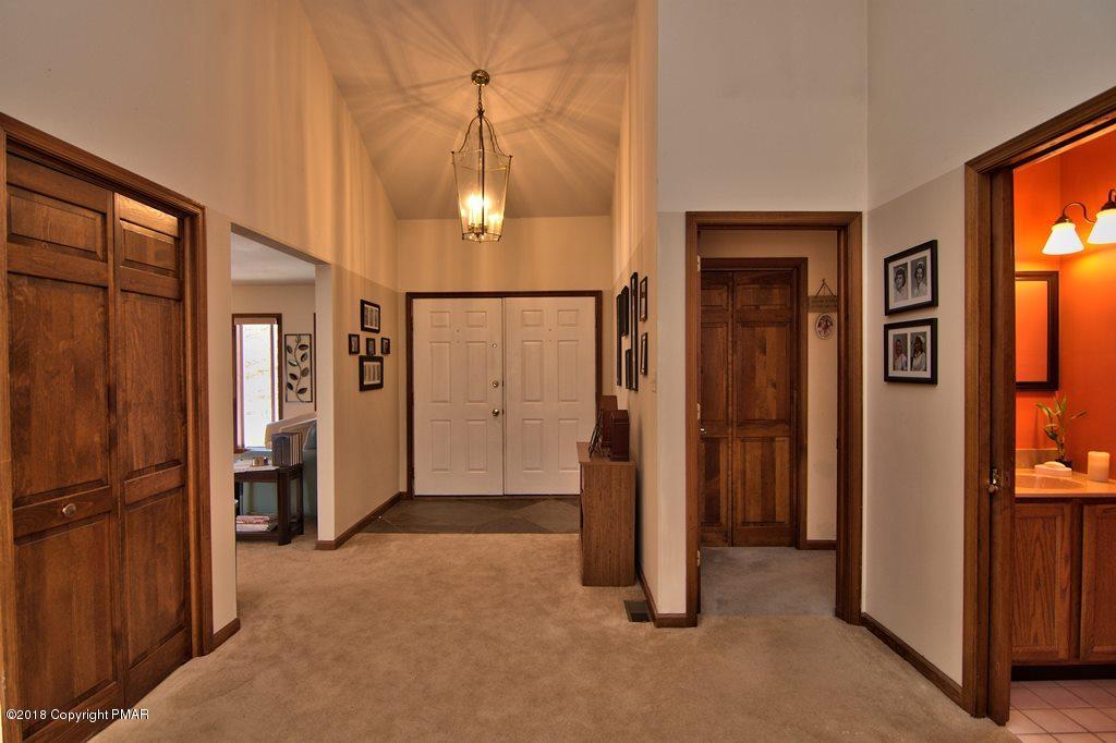 166 Oakenshield Drive Bushkill, PA 18371 - Photo 6 of 48 Foyer View 02