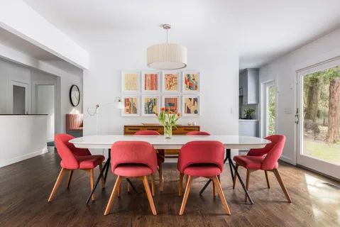 $2,695,000 | 218 Bull Path, East Hampton, NY 11937